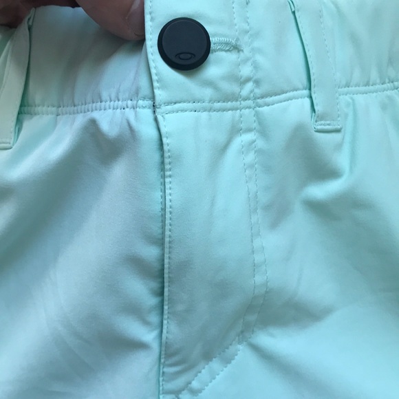 Oakley - Picture 2 of 16